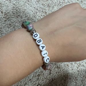 TAYLOR SWIFT | “Death By A Thousand Cuts” Inspired Friendship Bracelet